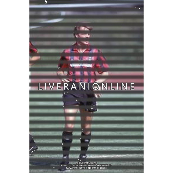 DIAP-RETROSPETTIVA STEFANO CAROBBI CALCIATORE NELLA FOTO STEFANO CAROBBI CON LA MAGLIA DEL MILAN NELL\'ANNO 1989-90 AG ALDO LIVERANI SAS