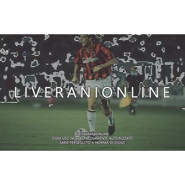 DIAP-RETROSPETTIVA STEFANO CAROBBI CALCIATORE NELLA FOTO STEFANO CAROBBI CON LA MAGLIA DEL MILAN NELL\'ANNO 1989-90 AG ALDO LIVERANI SAS