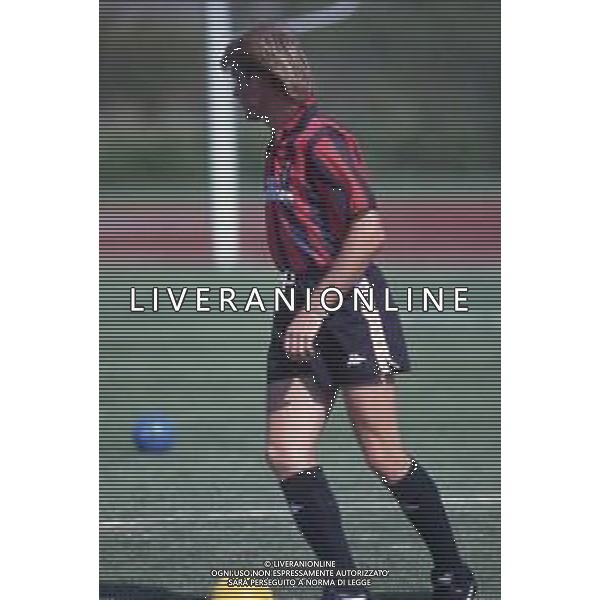 DIAP-RETROSPETTIVA STEFANO CAROBBI CALCIATORE NELLA FOTO STEFANO CAROBBI CON LA MAGLIA DEL MILAN NELL\'ANNO 1989-90 AG ALDO LIVERANI SAS