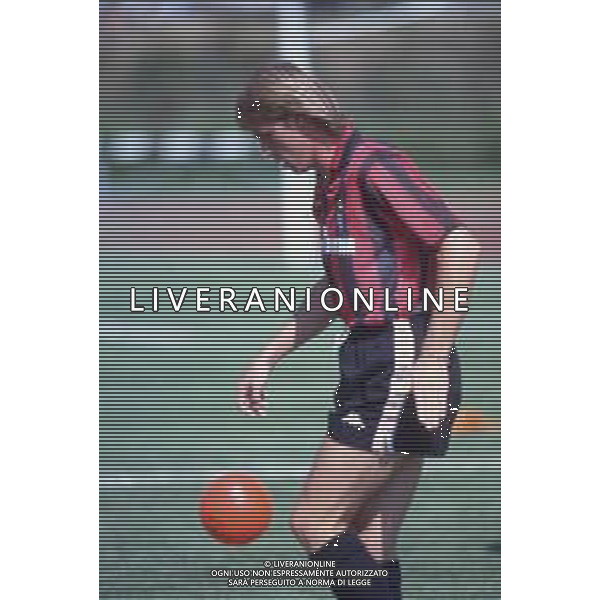 DIAP-RETROSPETTIVA STEFANO CAROBBI CALCIATORE NELLA FOTO STEFANO CAROBBI CON LA MAGLIA DEL MILAN NELL\'ANNO 1989-90 AG ALDO LIVERANI SAS