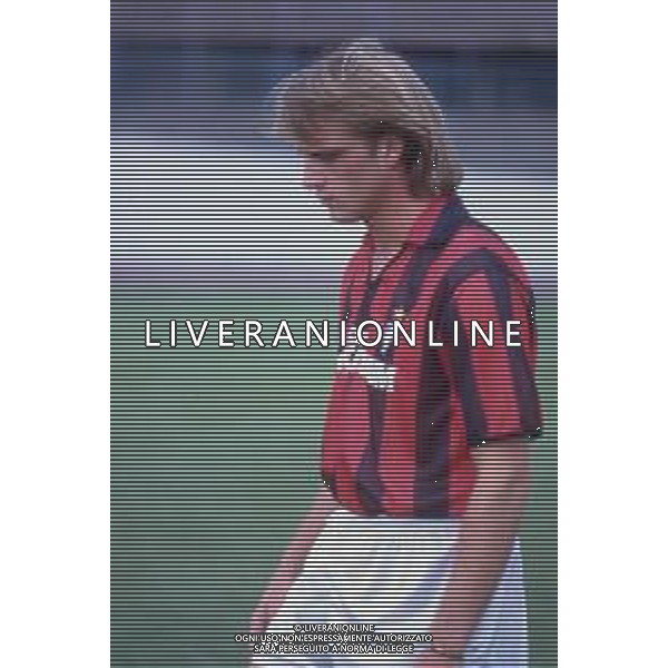 DIAP-RETROSPETTIVA STEFANO CAROBBI CALCIATORE NELLA FOTO STEFANO CAROBBI CON LA MAGLIA DEL MILAN NELL\'ANNO 1989-90 AG ALDO LIVERANI SAS