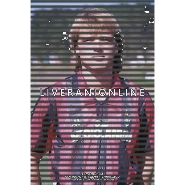 DIAP-RETROSPETTIVA STEFANO CAROBBI CALCIATORE NELLA FOTO STEFANO CAROBBI CON LA MAGLIA DEL MILAN NELL\'ANNO 1989-90 AG ALDO LIVERANI SAS