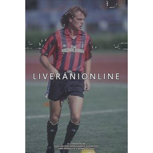 DIAP-RETROSPETTIVA STEFANO CAROBBI CALCIATORE NELLA FOTO STEFANO CAROBBI CON LA MAGLIA DEL MILAN NELL\'ANNO 1989-90 AG ALDO LIVERANI SAS