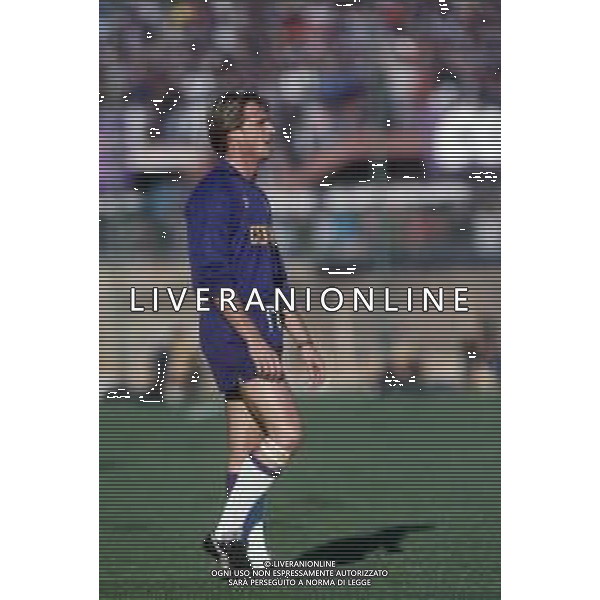 DIAP-RETROSPETTIVA STEFANO CAROBBI CALCIATORE NELLA FOTO STEFANO CAROBBI CON LA MAGLIA DEL FIORENTINA CALCIO NELL\'ANNO 1988-89 AG ALDO LIVERANI SAS