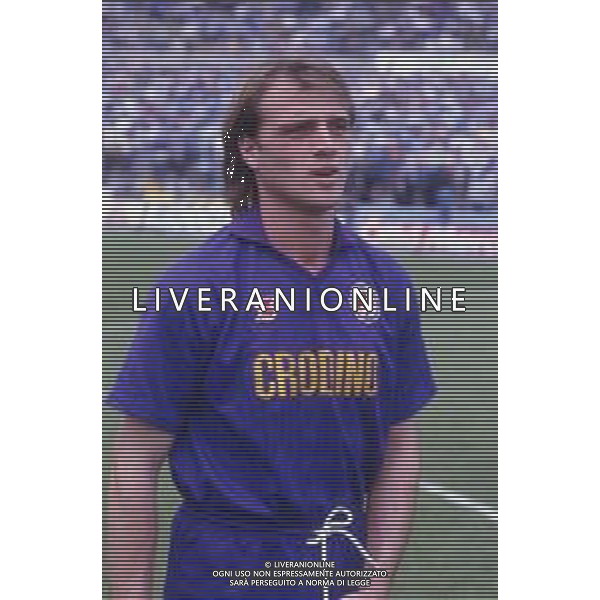 DIAP-RETROSPETTIVA STEFANO CAROBBI CALCIATORE NELLA FOTO STEFANO CAROBBI CON LA MAGLIA DEL FIORENTINA CALCIO NELL\'ANNO 1988-89 AG ALDO LIVERANI SAS