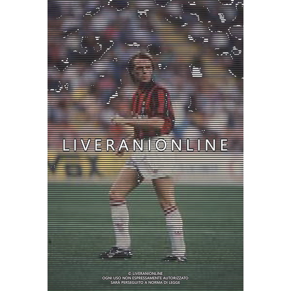 DIAP-RETROSPETTIVA STEFANO CAROBBI CALCIATORE NELLA FOTO STEFANO CAROBBI CON LA MAGLIA DEL MILAN NELL\'ANNO 1990-1991 AG ALDO LIVERANI SAS