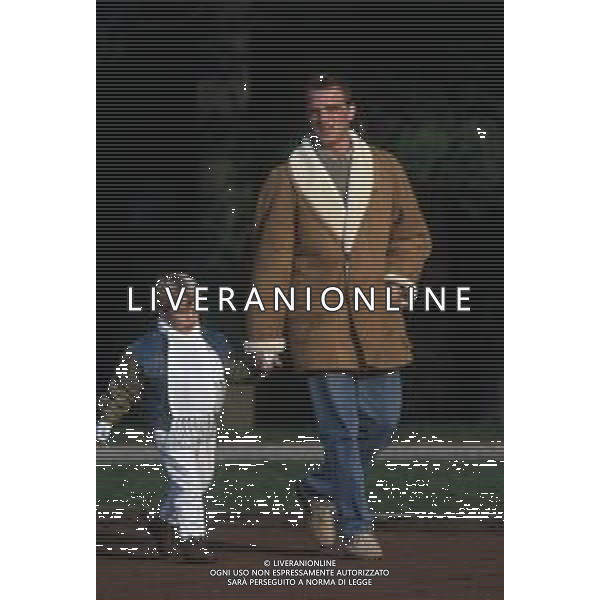 DIAP-RETROSPETTIVA STEFANO CAROBBI CALCIATORE NELLA FOTO STEFANO CAROBBI CON IL FIGLIO A MILANELLO NELL\'ANNO 1990-91 AG ALDO LIVERANI SAS