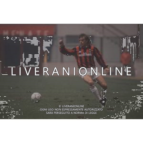 DIAP-RETROSPETTIVA STEFANO CAROBBI CALCIATORE NELLA FOTO STEFANO CAROBBI CON LA MAGLIA DEL MILAN NELL\'ANNO 1990-1991 AG ALDO LIVERANI SAS