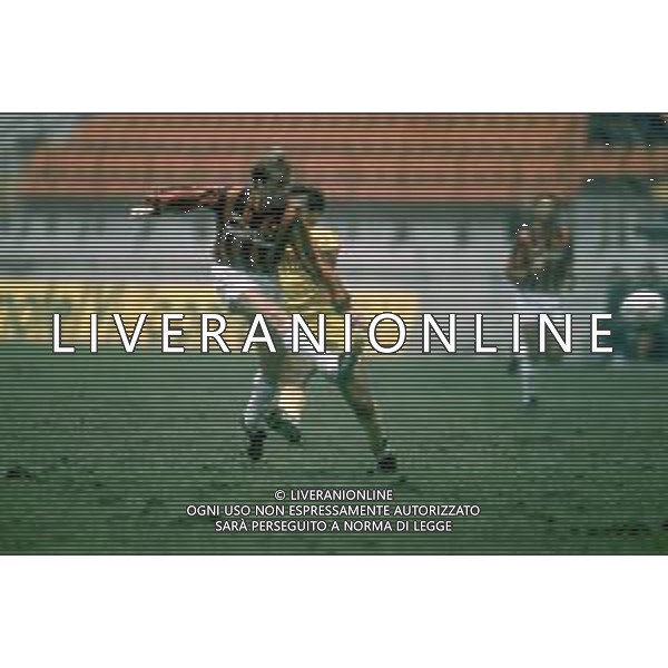 DIAP-RETROSPETTIVA STEFANO CAROBBI CALCIATORE NELLA FOTO STEFANO CAROBBI CON LA MAGLIA DEL MILAN NELL\'ANNO 1990-1991 AG ALDO LIVERANI SAS