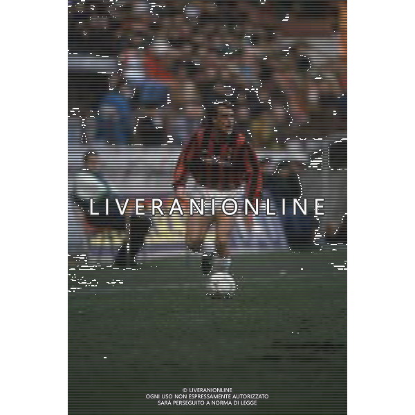 DIAP-RETROSPETTIVA STEFANO CAROBBI CALCIATORE NELLA FOTO STEFANO CAROBBI CON LA MAGLIA DEL MILAN NELL\'ANNO 1990-1991 AG ALDO LIVERANI SAS