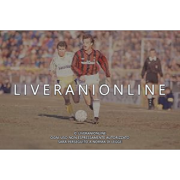 DIAP-RETROSPETTIVA STEFANO CAROBBI CALCIATORE NELLA FOTO STEFANO CAROBBI CON LA MAGLIA DEL MILAN NELL\'ANNO 1990-1991 AG ALDO LIVERANI SAS