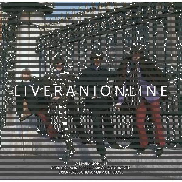COL-RETROSPETTIVA COMPLESSO MUSICALE THE PRIMITIVES NELLA FOTO IL COMPLESSO MUSICALE THE PRIMITIVES A LONDRA ANNI 1965-70 AG ALDO LIVERANI SAS