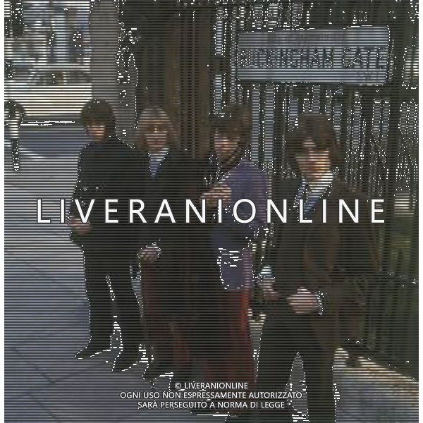 COL-RETROSPETTIVA COMPLESSO MUSICALE THE PRIMITIVES NELLA FOTO IL COMPLESSO MUSICALE THE PRIMITIVES A LONDRA ANNI 1965-70 AG ALDO LIVERANI SAS