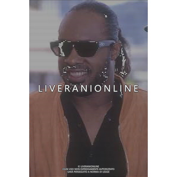 DIAP-RETROSPETTIVA STEVE WONDER CANTANTE NELLA FOTO STEVE WONDER A CANNES NELL\'ANNO 1990 AG ALDO LIVERANI SAS