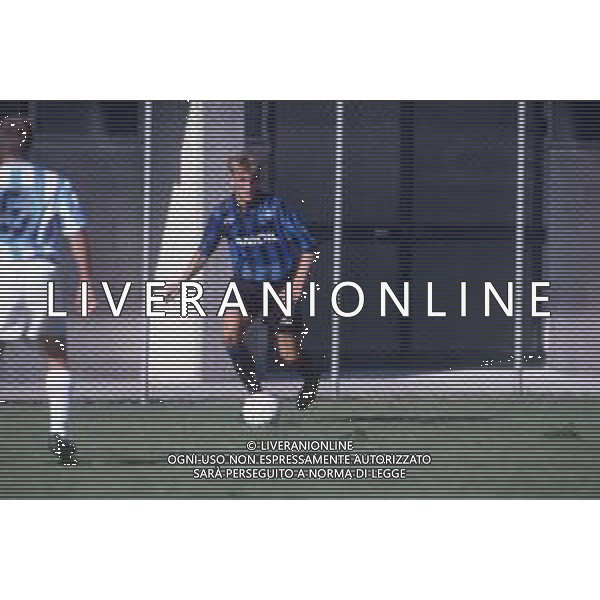 DIAP-RETROSPETTIVA TOMAS LOCATELLI CALCIATORE NELLA FOTO TOMAS LOCATELLI CON LA MAGLIA DELL\'ATALANTA CALCIO AG ALDO LIVERANI SAS