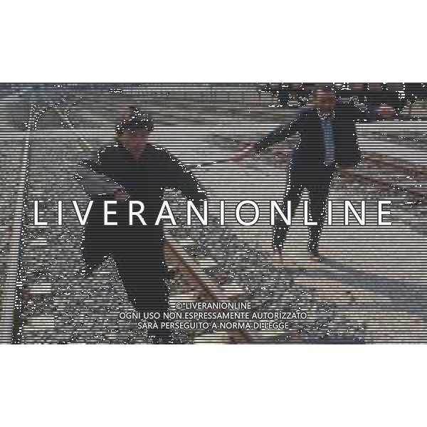 DIAP-RETROSPETTIVA PAOLO ROSSI ATTORE E COMICO NELLA FOTO PAOLO ROSSI CON DIEGO ABATANTUONO NEL FILM “I CAMMELLI“ AG CONTROLUCE-AG ALDO LIVERANI SAS  