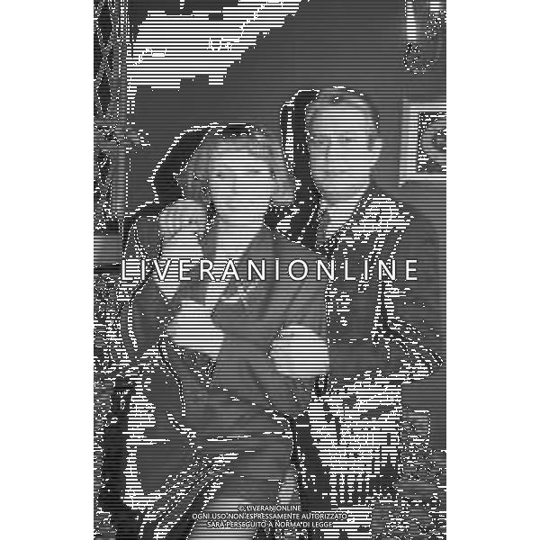 NEG-RETROSPETTIVA ALBERTO LIONELLO ATTORE NELLA FOTO ALBERTO LIONELLO CON L’ATTRICE ERIKA BLANC NELL\'ANNO 1989 A MILANO AG ALDO LIVERANI SAS