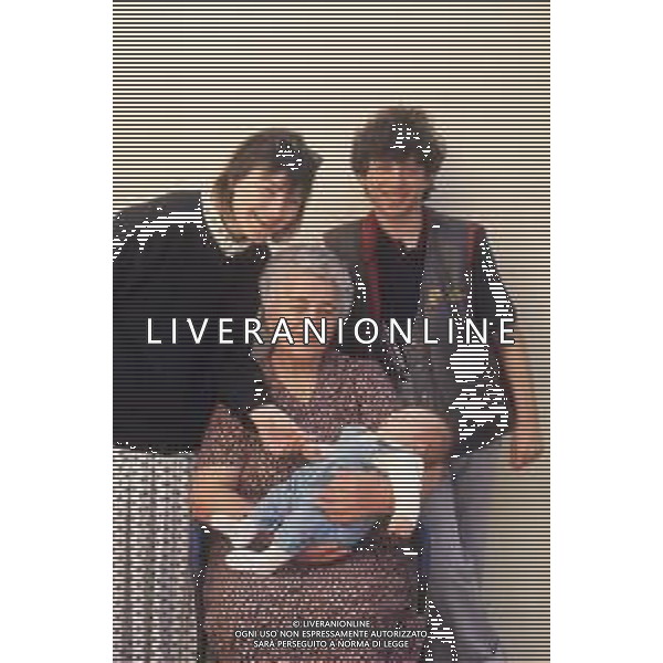 DIAP-RETROSPETTIVA PAOLO ROSSI ATTORE E COMICO NELLA FOTO PAOLO ROSSI CON LA MOGLIE LUCIA VASINI AG THEMA-AG ALDO LIVERANI SAS
