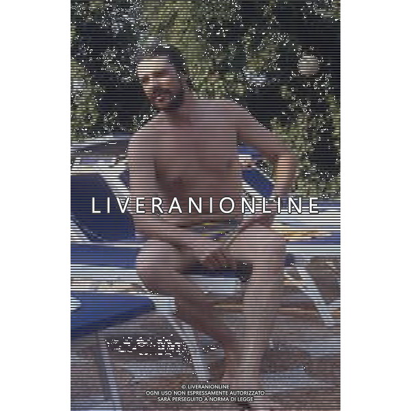DIAP-RETROSPETTIVA RICKY TOGNAZZI ATTORE NELLA FOTO RICKY TOGNAZZI IN PISCINA FOTO MARIO DOTTI-AG ALDO LIVERANI SAS 