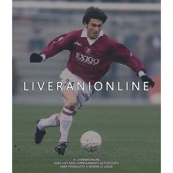 ST-RETROSPETTIVA IGHLI VANNUCCHI CALCIATORE NELLA FOTO IGHLI VANNUCCHI CON LA MAGLIA DELLA SALENITANA CALCIO AG ALDO LIVERANI SAS