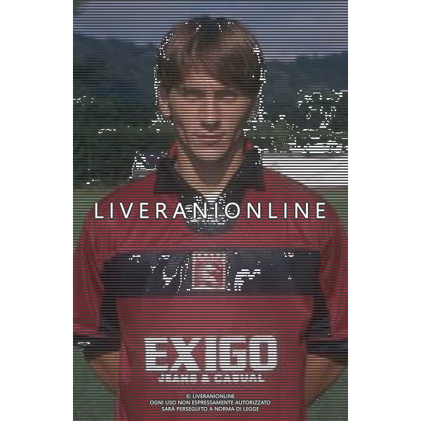 ST-RETROSPETTIVA IGHLI VANNUCCHI CALCIATORE NELLA FOTO IGHLI VANNUCCHI CON LA MAGLIA DELLA SALENITANA CALCIO AG ALDO LIVERANI SAS