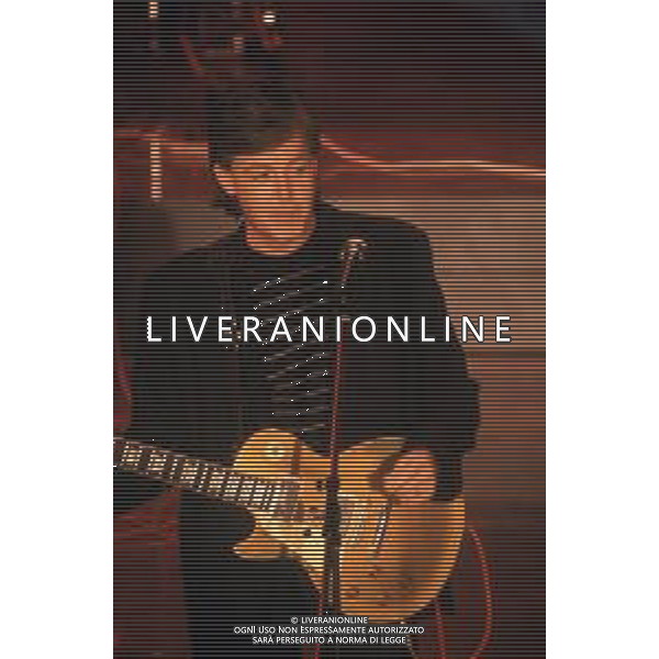 DIAP-RETROSPETIIVA PAUL MC CARTNEY CANTANTE NELLA FOTO PAUL MC CARTNEY AL FESTIVAL DI SANREMO NELL\'ANNO 1988 AG ALDO LIVERANI SAS