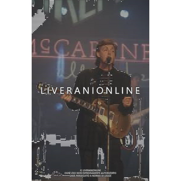 DIAP-RETROSPETIIVA PAUL MC CARTNEY CANTANTE NELLA FOTO PAUL MC CARTNEY AL FESTIVAL DI SANREMO NELL\'ANNO 1988 AG ALDO LIVERANI SAS