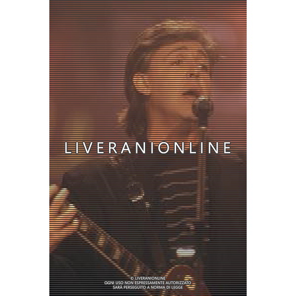 DIAP-RETROSPETIIVA PAUL MC CARTNEY CANTANTE NELLA FOTO PAUL MC CARTNEY AL FESTIVAL DI SANREMO NELL\'ANNO 1988 AG ALDO LIVERANI SAS