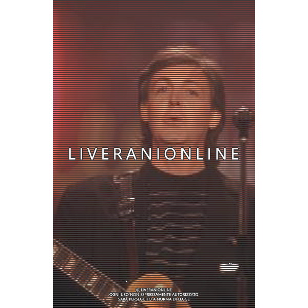 DIAP-RETROSPETIIVA PAUL MC CARTNEY CANTANTE NELLA FOTO PAUL MC CARTNEY AL FESTIVAL DI SANREMO NELL\'ANNO 1988 AG ALDO LIVERANI SAS
