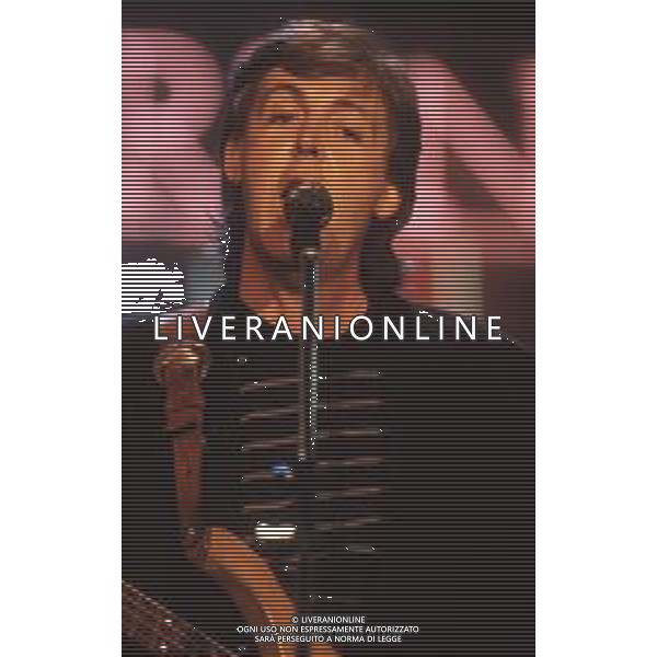 DIAP-RETROSPETIIVA PAUL MC CARTNEY CANTANTE NELLA FOTO PAUL MC CARTNEY AL FESTIVAL DI SANREMO NELL\'ANNO 1988 AG ALDO LIVERANI SAS