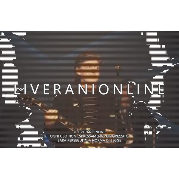 DIAP-RETROSPETIIVA PAUL MC CARTNEY CANTANTE NELLA FOTO PAUL MC CARTNEY AL FESTIVAL DI SANREMO NELL\'ANNO 1988 AG ALDO LIVERANI SAS