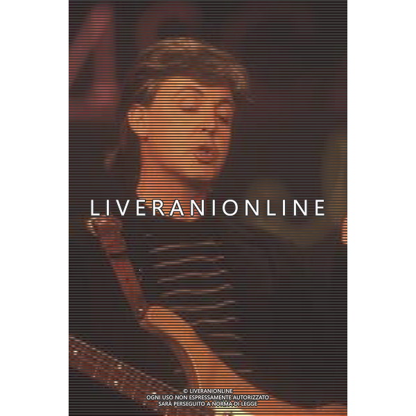 DIAP-RETROSPETIIVA PAUL MC CARTNEY CANTANTE NELLA FOTO PAUL MC CARTNEY AL FESTIVAL DI SANREMO NELL\'ANNO 1988 AG ALDO LIVERANI SAS