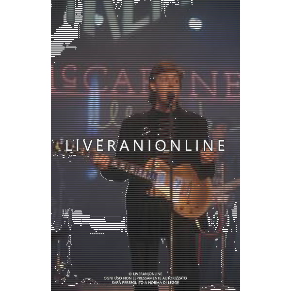 DIAP-RETROSPETIIVA PAUL MC CARTNEY CANTANTE NELLA FOTO PAUL MC CARTNEY AL FESTIVAL DI SANREMO NELL\'ANNO 1988 AG ALDO LIVERANI SAS