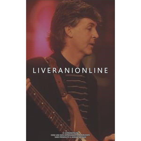 DIAP-RETROSPETIIVA PAUL MC CARTNEY CANTANTE NELLA FOTO PAUL MC CARTNEY AL FESTIVAL DI SANREMO NELL\'ANNO 1988 AG ALDO LIVERANI SAS