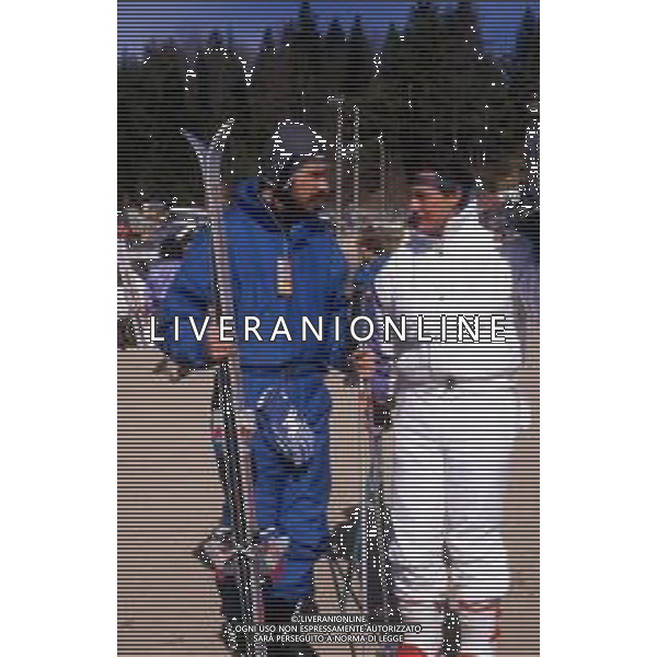 DIAP-RETROSPETTIVA RICKY TOGNAZZI ATTORE NELLA FOTO RICKY TOGNAZZI ALLA MANIFESTAZIONE “LE OLIMPIADI DELLA NEVE“ CON IL FRATELLO GIANMARCO AG ALDO LIVERANI SAS