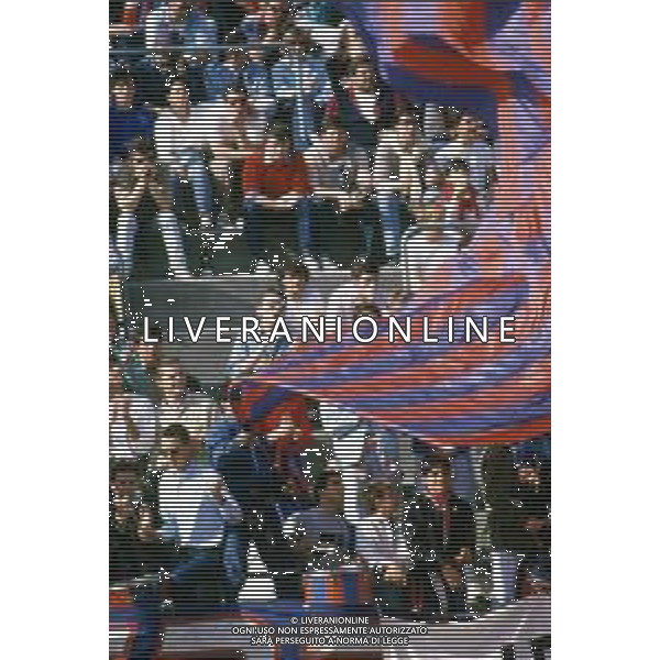 DIAP-RETROSPETTIVA TIFOSI BOLOGNA CALCIO NELLA FOTO I TIFOSI DEL BOLGNA CALCIO ANNO 1980-1982 AG ALDO LIVERANI SAS