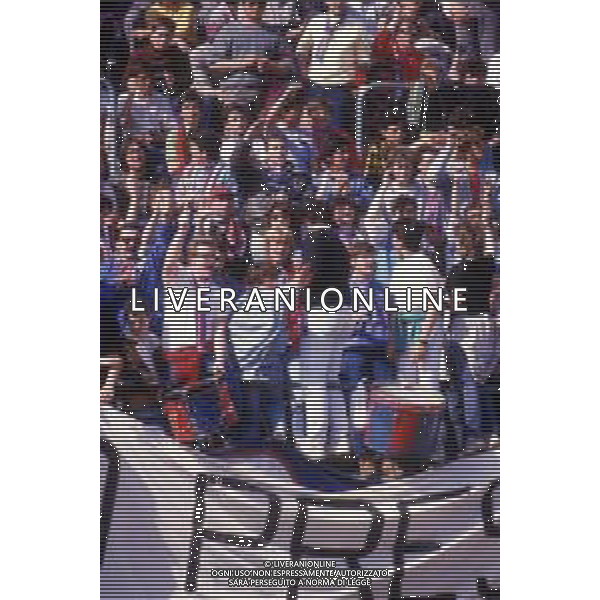 DIAP-RETROSPETTIVA TIFOSI BOLOGNA CALCIO NELLA FOTO I TIFOSI DEL BOLGNA CALCIO ANNO 1980-1982 AG ALDO LIVERANI SAS