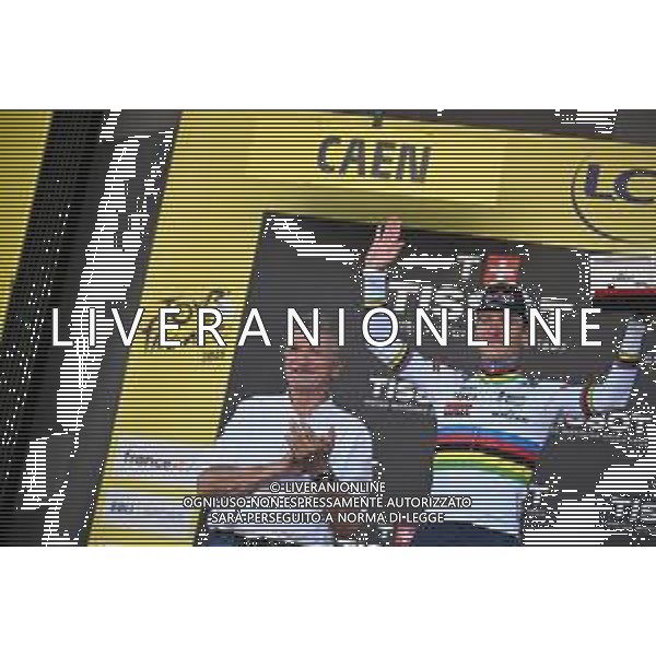 09-07-2025 Tour De France; Tappa 05 Caen - Caen; 2025, Soudal - Quick Step; Evenepoel, Remco; Thevenet, Bernard; Caen; ©SIROTTI - AGENZIA ALDO LIVERANI SAS