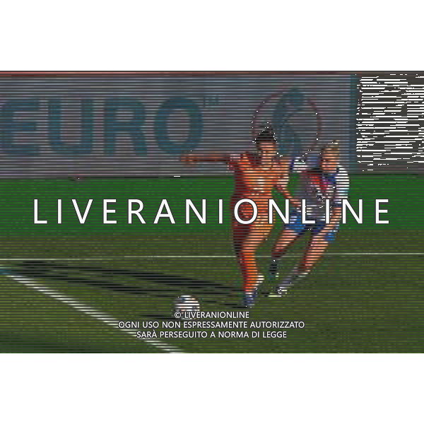 TVEM July 08, 2025 Zurich, Switzerland - England vs Netherlands - Women\'s UEFA Euro 2025 - Stadion Letzigrund. In the pic: Victoria Pelova of Netherlands in action against Alessia Russo of England ©TVEM Emmanuele Mastrodonato - AGENZIA ALDO LIVERANI SAS