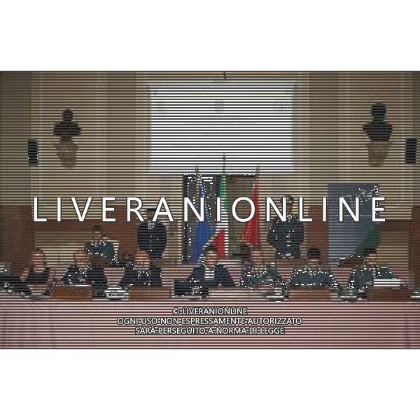 IMOLA 10 07 2025 CONFERENZA STAMPA GUARDIA DI FINANZA DI BOLOGNA E POLIZIA LOCALE DEL NUOVO CIRCONDARIO IMOLESE:ATTIVITA\' CONGIUNTA NEL SETTORE DEGLI AFFITTI BREVI NELLA MAGGIOR PARTE DEI CASI SENZA ALCUN TIPO DI AUTORIZZAZIONE.NELLA FOTO DA SINISTRA ASSESSORE ELENA PENAZZI,ISPETTORE BRIGHI POLIZIA LOCALE,COMMANDANTE DELLA POLIZIA LOCALE MASSIMILIANO GALLONI SINDACO DI IMOLA MARCO PANIERI COMMANDANTE PROVINCIALE DELLA GUARDIA DI FINANZA DI BOLOGNA GENERALE GIOVANNI PARASCANDOLO,CAPITANO SANTOLO PERROTTA COMM GDF IMOLA ©SANNA - AGENZIA ALDO LIVERANI SAS