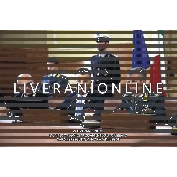 IMOLA 10 07 2025 CONFERENZA STAMPA GUARDIA DI FINANZA DI BOLOGNA E POLIZIA LOCALE DEL NUOVO CIRCONDARIO IMOLESE:ATTIVITA\' CONGIUNTA NEL SETTORE DEGLI AFFITTI BREVI NELLA MAGGIOR PARTE DEI CASI SENZA ALCUN TIPO DI AUTORIZZAZIONE.NELLA FOTO DA SINISTRA MASSIMILIANO GALLONI COMMANDANTE DELLA POLIZIA LOCALE DI IMOLA, SINDACO DI IMOLA MARCO PANIERI E COMMANDANTE PROVINCIALE DELLA GUARDIA DI FINANZA DI BOLOGNA GENERALE GIOVANNI PARASCANDOLO ©SANNA - AGENZIA ALDO LIVERANI SAS