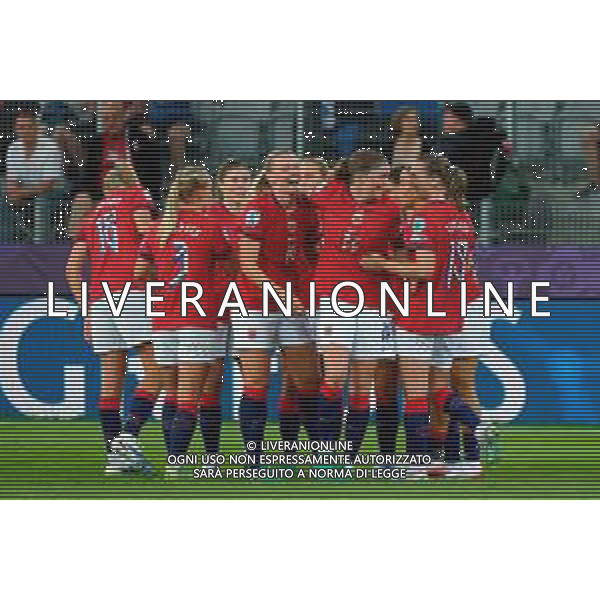 Signe Gaupset of Norway celebrates after scoring a goal with teammates -Norvegia - Islanda Campionato europeo femminile di calcio UEFA Women\'s EURO 2025 , Arena Thuin Svizzera 10.07.2025 ©TVEM Emmanuele Mastrodonato - AGENZIA ALDO LIVERANI SAS