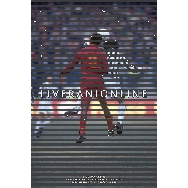 DIAP-RETROSPETTIVA ALDAIR CALCIATORE NELLA FOTO ALDAIR CON LA MAGLIA DELLA ROMA CALCIO AG ALDO LIVERANI SAS