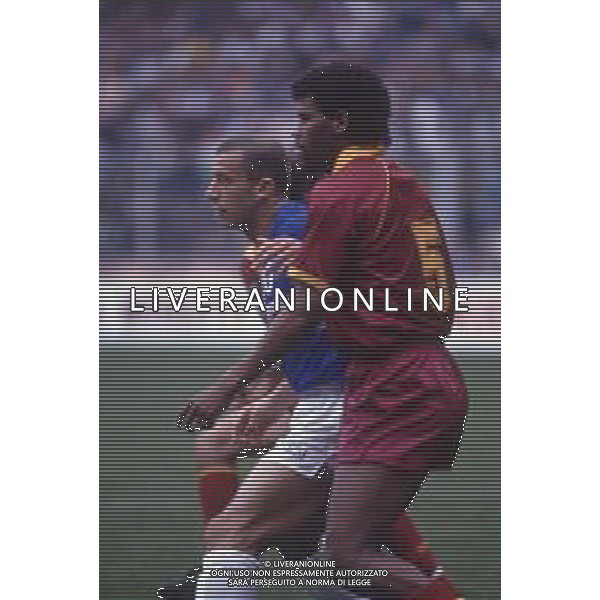 DIAP-RETROSPETTIVA ALDAIR CALCIATORE NELLA FOTO ALDAIR CON LA MAGLIA DELLA ROMA CALCIO E LUCA VIALLI NELL\'ANNO 1990 AG ALDO LIVERANI SAS