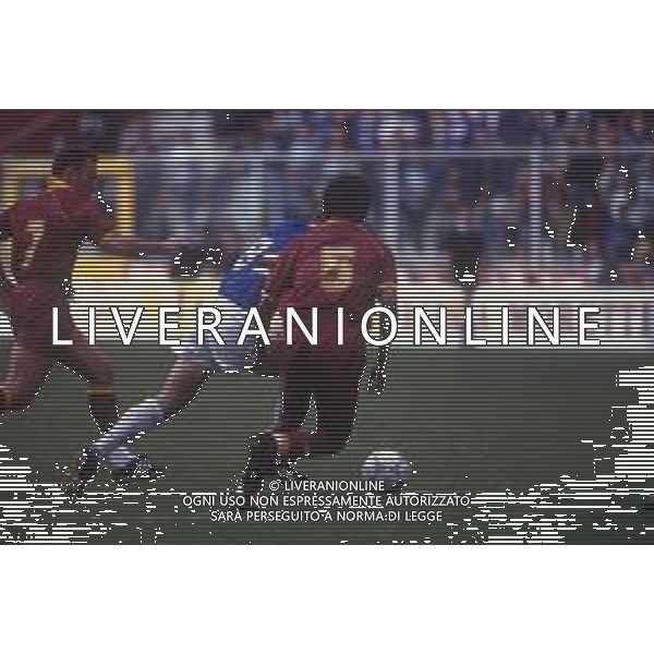 DIAP-RETROSPETTIVA ALDAIR CALCIATORE NELLA FOTO ALDAIR CON LA MAGLIA DELLA ROMA CALCIO E LUCA VIALLI NELL\'ANNO 1990 AG ALDO LIVERANI SAS