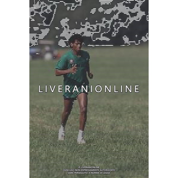 DIAP-RETROSPETTIVA ALDAIR CALCIATORE NELLA FOTO ALDAIR CON LA MAGLIA DELLA ROMA CALCIO NELL\'ANNO 1990 AG ALDO LIVERANI SAS