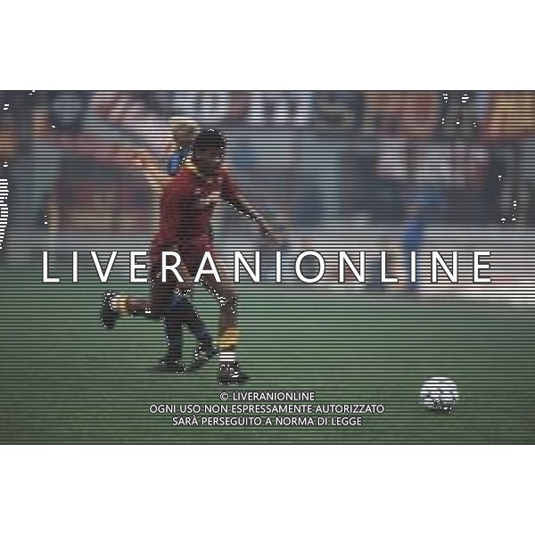 DIAP-RETROSPETTIVA ALDAIR CALCIATORE NELLA FOTO ALDAIR CON LA MAGLIA DELLA ROMA CALCIO NELL\'ANNO 1990 AG ALDO LIVERANI SAS