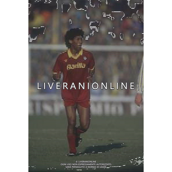 DIAP-RETROSPETTIVA ALDAIR CALCIATORE NELLA FOTO ALDAIR CON LA MAGLIA DELLA ROMA CALCIO NELL\'ANNO 1991-92 AG ALDO LIVERANI SAS 