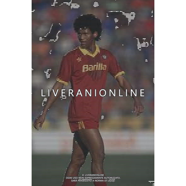 DIAP-RETROSPETTIVA ALDAIR CALCIATORE NELLA FOTO ALDAIR CON LA MAGLIA DELLA ROMA CALCIO NELL\'ANNO 1991-92 AG ALDO LIVERANI SAS 