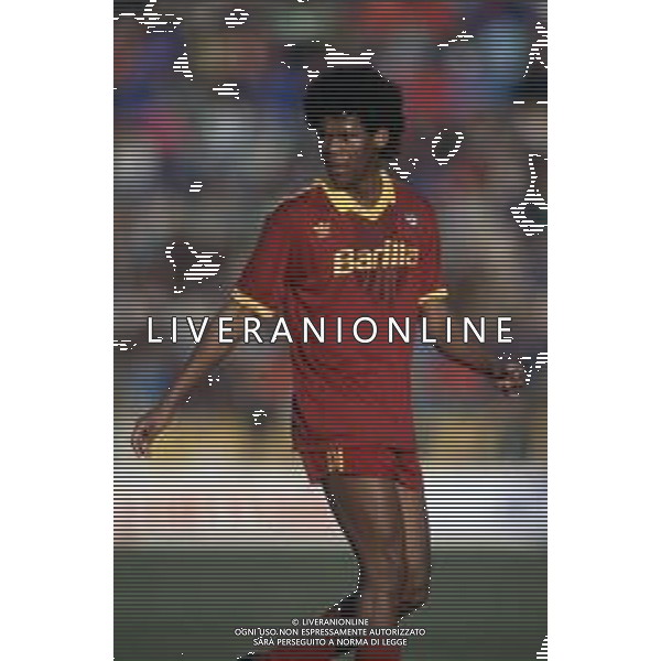 DIAP-RETROSPETTIVA ALDAIR CALCIATORE NELLA FOTO ALDAIR CON LA MAGLIA DELLA ROMA CALCIO NELL\'ANNO 1991-92 AG ALDO LIVERANI SAS 